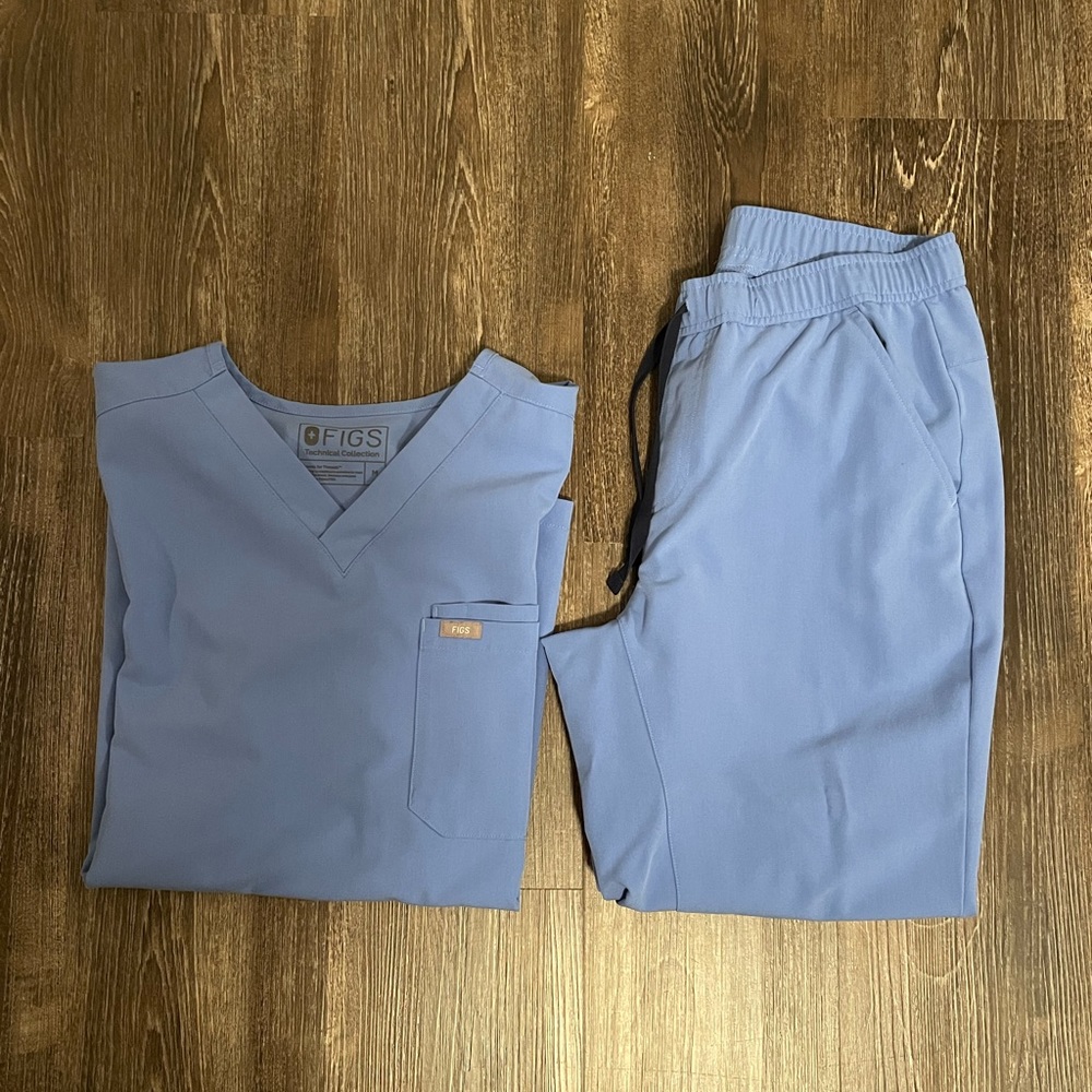 FIGS Men’s Celi Blue Scrub Set Size Medium